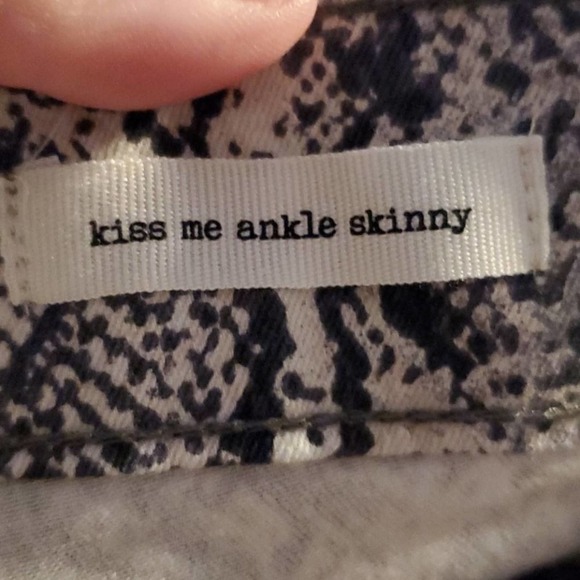 Jessica Simpson Women's Kiss Me Skinny Ankle Jeans Anaconda snake plus size 20W - Picture 8 of 9